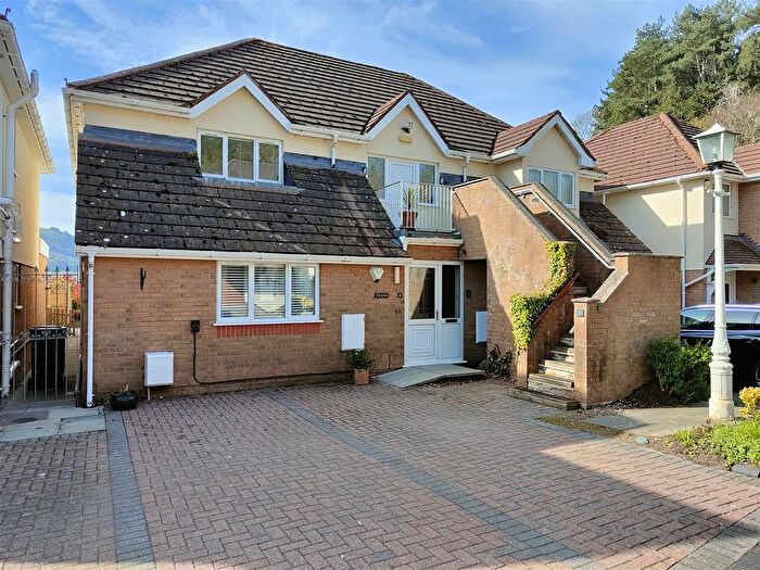 2 Bedroom Flat To Rent In Cei'r Porthmon, Tal-Y-Cafn, Colwyn Bay, LL28