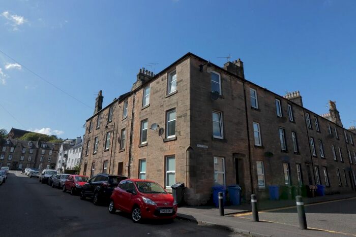 2 Bedroom Flat To Rent In Douglas Street, Stirling Town, Stirling, FK8
