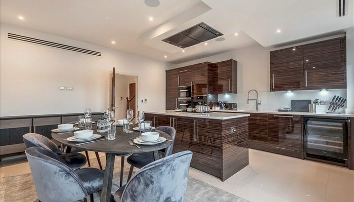 3 Bedroom Flat To Rent In Palace Wharf, London, W6