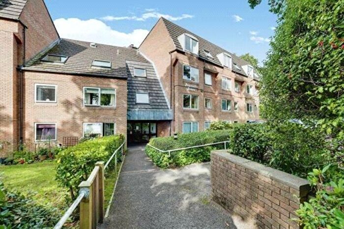 1 Bedroom Flat For Sale In Wimborne Road, Bournemouth, BH2