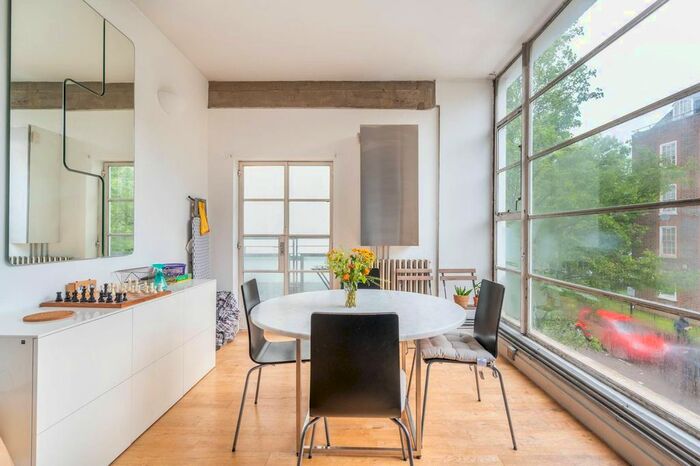 3 Bedroom Flat To Rent In Penfold Street, St John's Wood, London, NW8