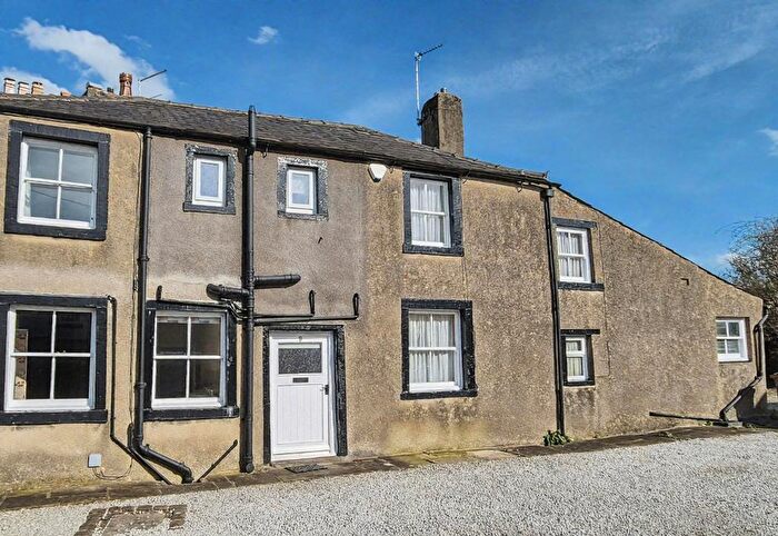 2 Bedroom Cottage For Sale In Littlemoor, Clitheroe, BB7