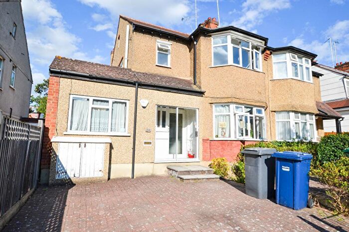 4 Bedroom House For Sale In Llanvanor Road, London, NW2