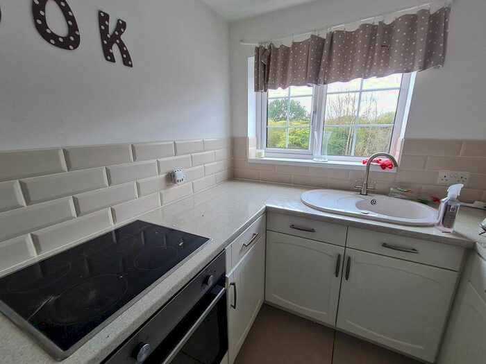 2 Bedroom Property To Rent In Orchard Close, Dunsville, Doncaster, DN7