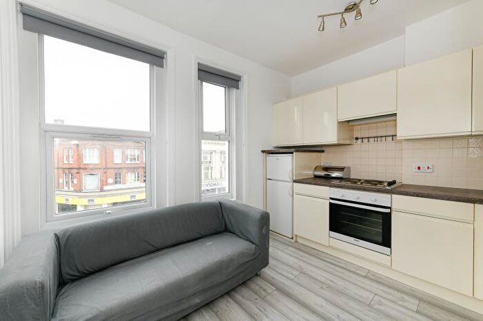 2 Bedroom Flat To Rent In Kilburn High Road, Kilburn, NW6