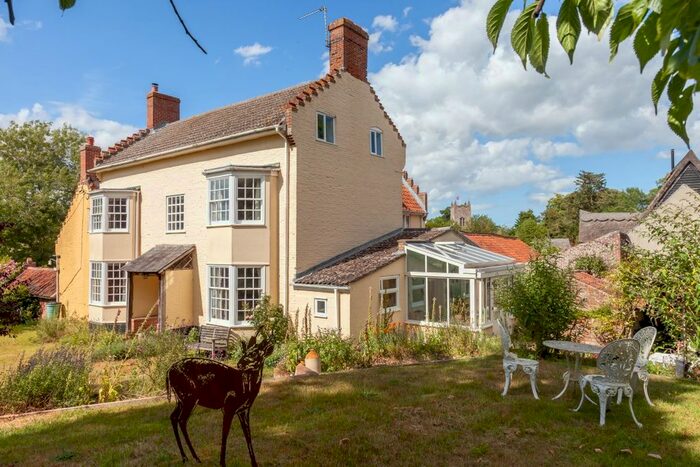 6 Bedroom Detached House For Sale In Ringsfield, Beccles, NR34