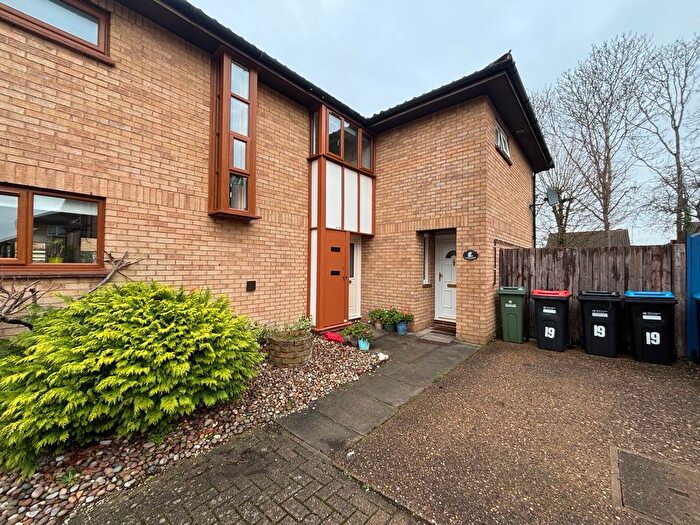 3 Bedroom Property To Rent In Kensington Drive, Great Holm, Milton Keynes, MK8