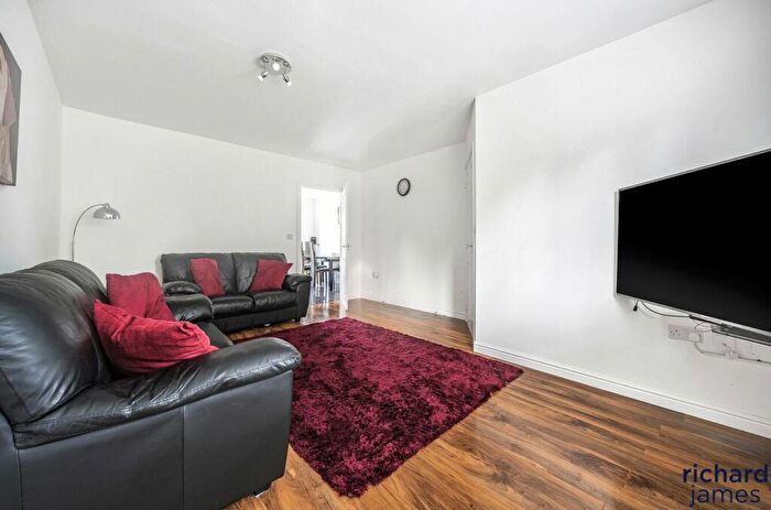 3 Bedroom Terraced House For Sale In Malone Avenue, St Andrews Ridge, Swindon, SN25