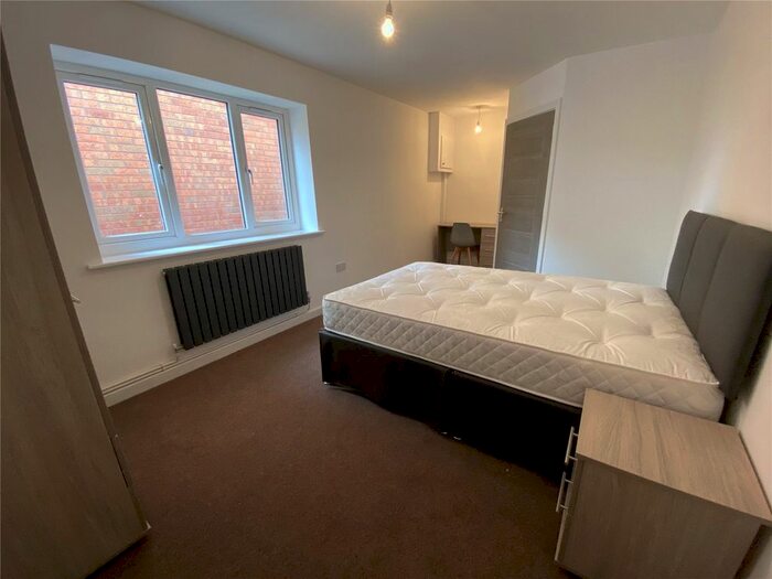 4 Bedroom Detached House To Rent In Hyde Grove, Manchester, Greater Manchester, M13