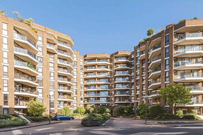 2 Bedroom Flat To Rent In Blythe Road, West Kensington, W14