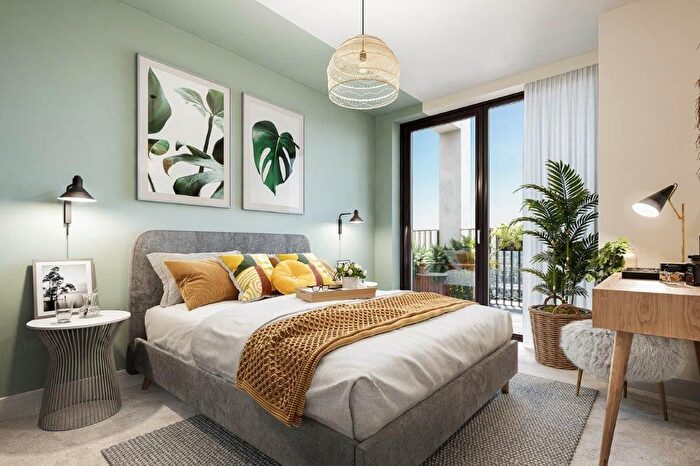 3 Bedroom Flat For Sale In Conduit Way, Leyton, E10