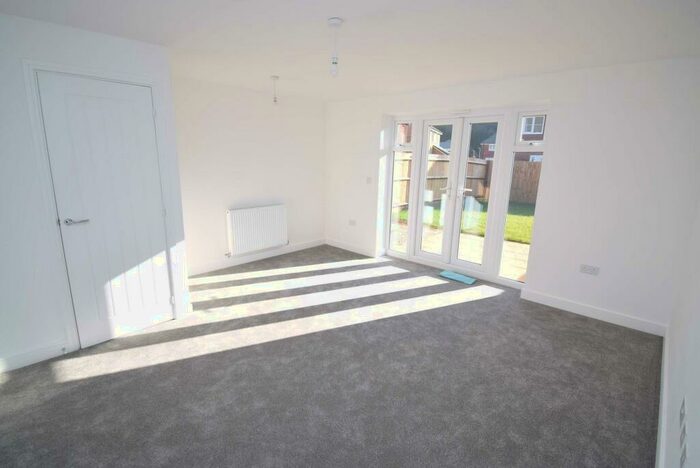 3 Bedroom House To Rent In Brabazon Road, Rogerstone, Newport, NP10