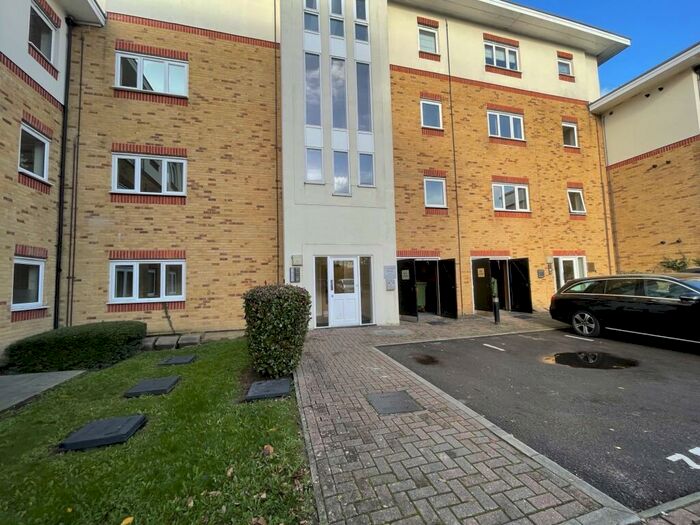 2 Bedroom Flat To Rent In Copeland House, Rathlin Road, Crawley, RH11