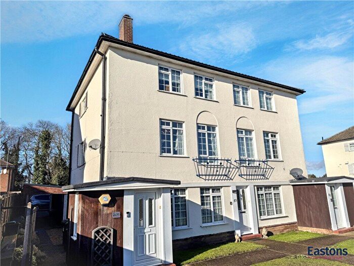 2 Bedroom Maisonette For Sale In Tattenham Crescent, Epsom, Surrey, KT18