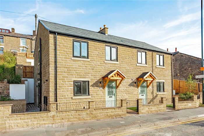 3 Bedroom Semi Detached House For Sale In Stockport Road, Mossley, OL5