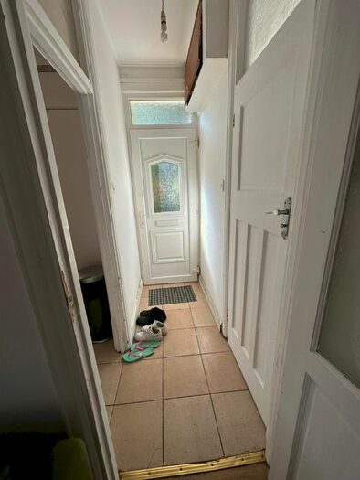 Studio To Rent In St James's Court, Croydon, CR0