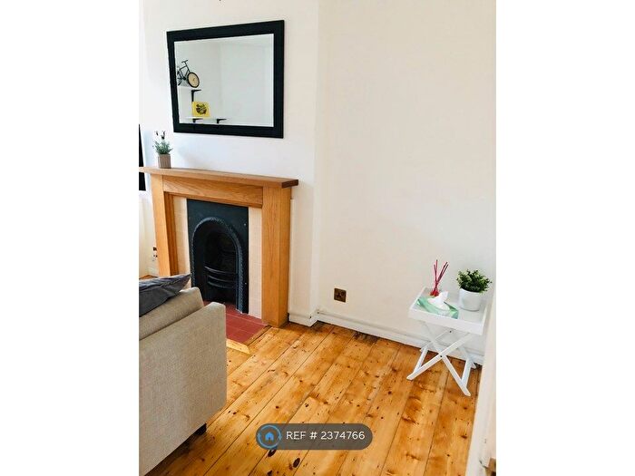 1 Bedroom Flat To Rent In Portpool Lane, London, EC1N
