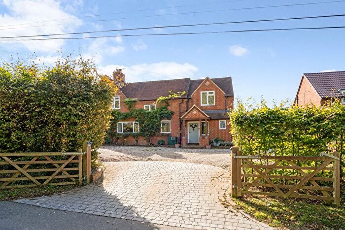 5 Bedroom Detached House For Sale In Sulhamstead Hill, Reading, RG7