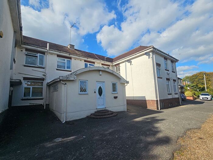 1 Bedroom Flat For Sale In Grosvenor Gardens, Kingsthorpe, NN2