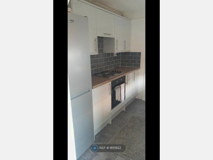 3 Bedroom Semi-Detached House To Rent In Thornton Street, Kempston, Bedford, MK42