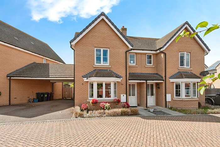 3 Bedroom Semi-Detached House For Sale In Laurie Lane, Royston, SG8