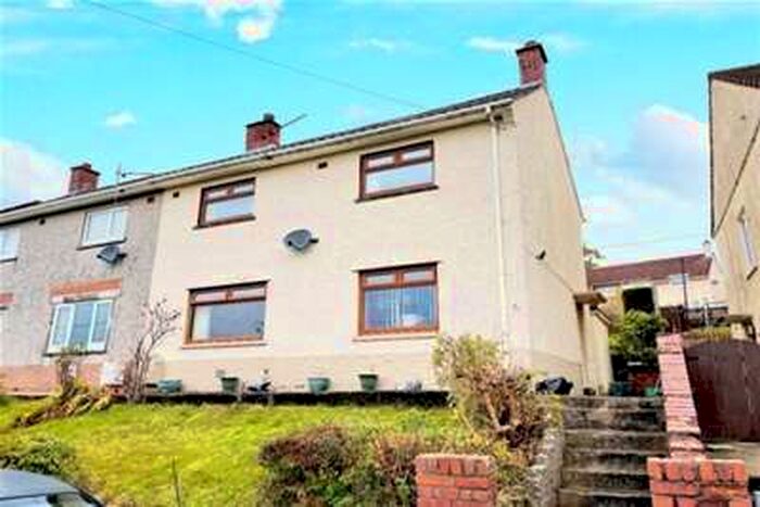 3 Bedroom House To Rent In Heol Llethryd, Pontyberem, Carmarthenshire, SA15