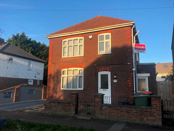 3 Bedroom Detached House To Rent In High Street North, Dunstable LU6