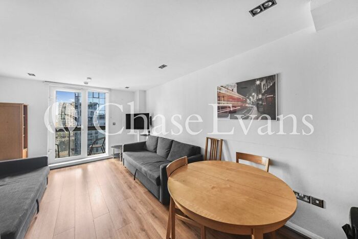 2 Bedroom Flat For Sale In City Tower, Limeharbour, Isle Of Dogs, London, E14