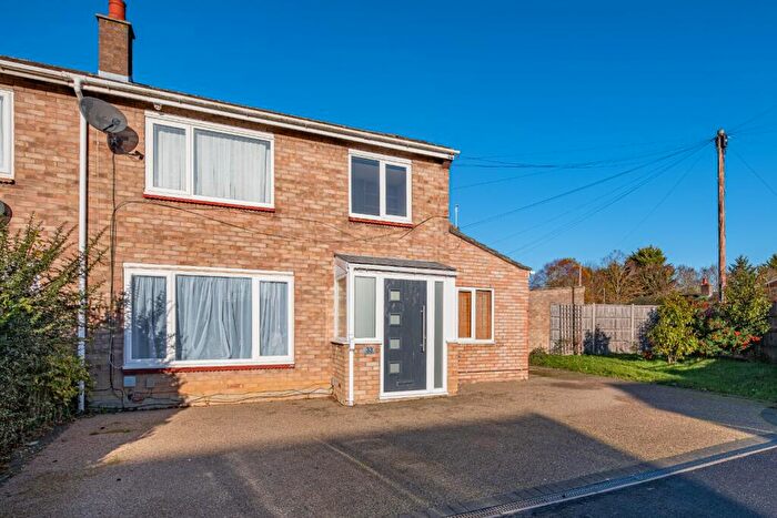 4 Bedroom End Of Terrace House For Sale In Childs Pond Road, St. Neots, Cambridgeshire, PE19