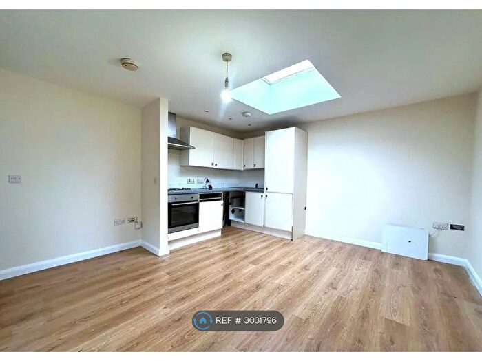 1 Bedroom Flat To Rent In Salisbury Road, London, W13