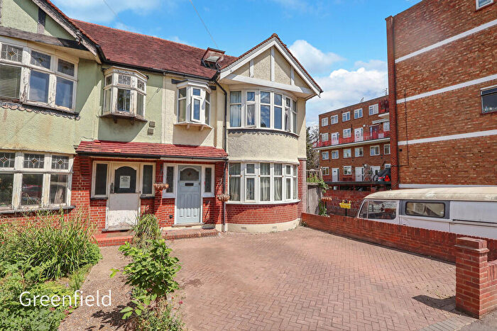 4 Bedroom Semi-Detached House For Sale In Elmbridge Avenue, Surbiton, KT5