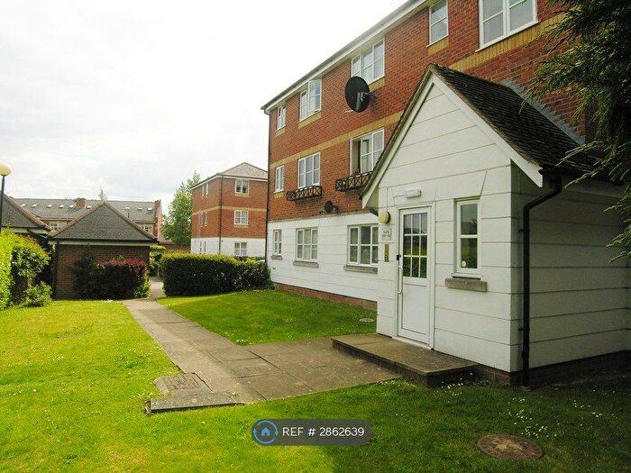 1 Bedroom Flat To Rent In Leigh Hunt Drive, London, N14