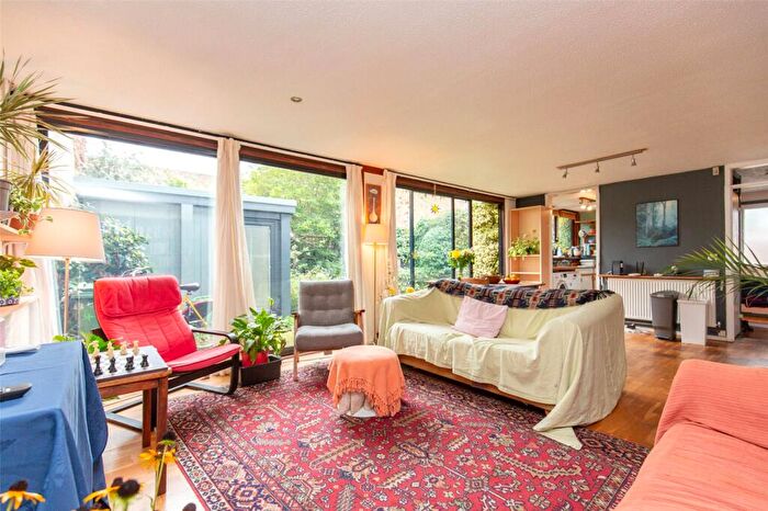 3 Bedroom Semi-Detached House For Sale In High Kingsdown, Bristol, BS2