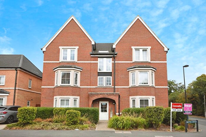 1 Bedroom Flat For Sale In Britten Avenue, Basildon, Essex, SS14