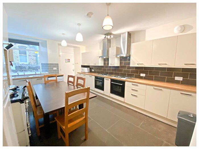 9 Bedroom Detached House To Rent In Elmore Road, Broomhill, S10