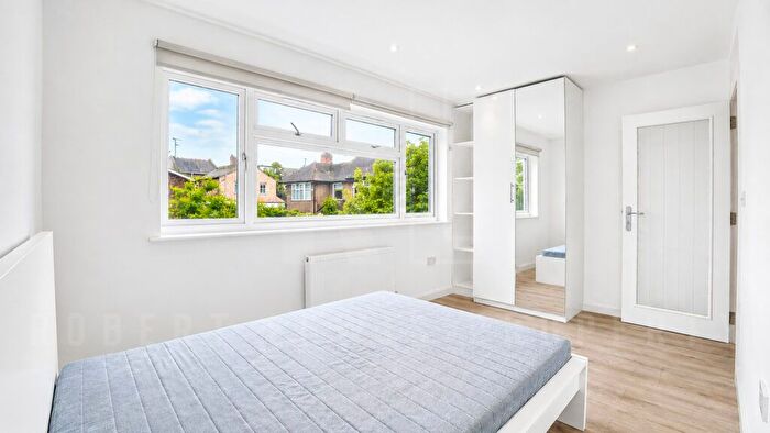 1 Bedroom Flat To Rent In Regents Park Road, London, N3