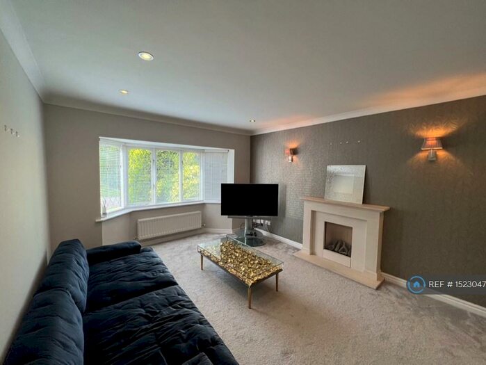 5 Bedroom Detached House To Rent In Medway Close, Wilmslow, SK9