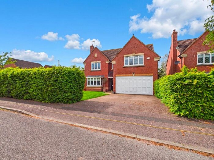 4 Bedroom Detached House For Sale In Kiln Close, Calvert, MK18