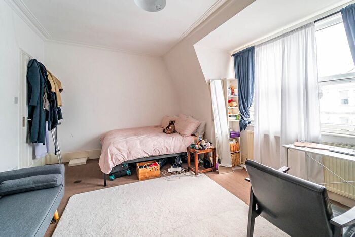 2 Bedroom Flat To Rent In Grand Parade, Green Lanes, Finsbury Park, N4