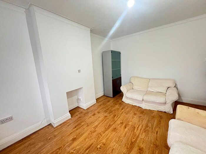 2 Bedroom Maisonette To Rent In Hide Road, Harrow, Greater London, HA1