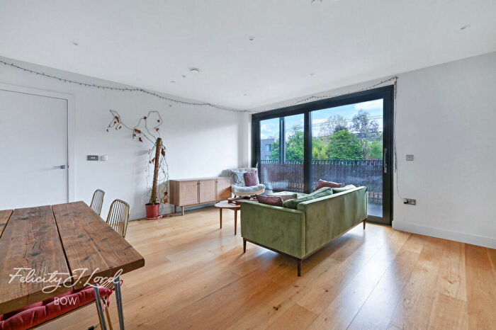 1 Bedroom Apartment For Sale In Navigators Walk, London, E3