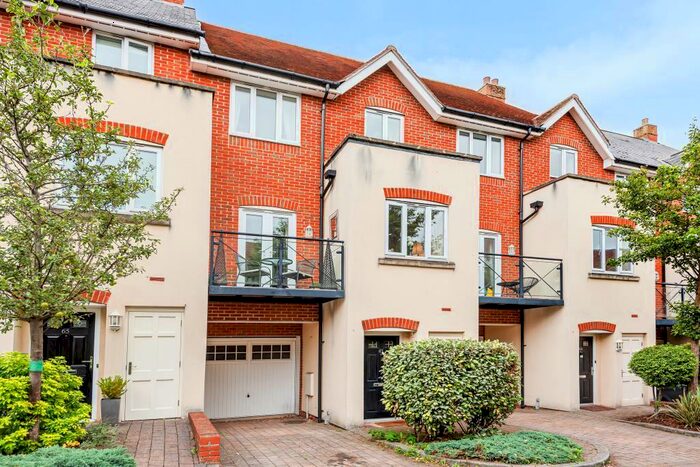 4 Bedroom Town House To Rent In Penlon Place, Abingdon, OX14