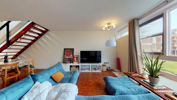 2 Bedroom Maisonette To Rent In South Row Blackheath London, SE3