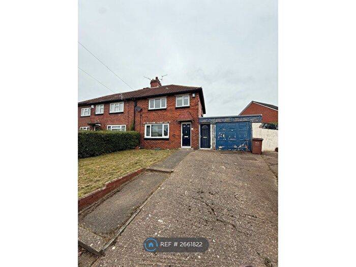 3 Bedroom Semi-detached House To Rent In Thorpe Crescent, Leeds, LS10