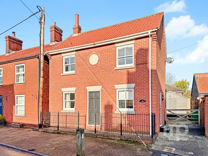 2 Bedroom Detached House For Sale In King Street, New Buckenham, NR16