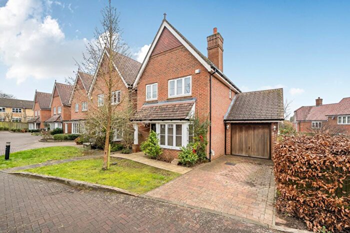 3 Bedroom Detached House For Sale In Sycamore Mews, Caterham, CR3