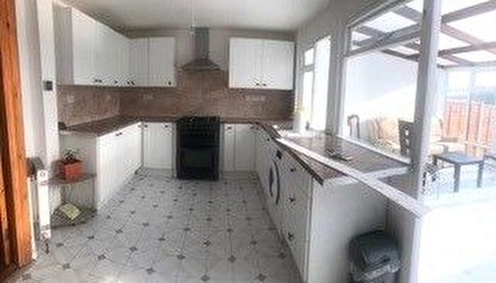 3 Bedroom Terraced House To Rent In Westbury Avenue, Southall, UB1