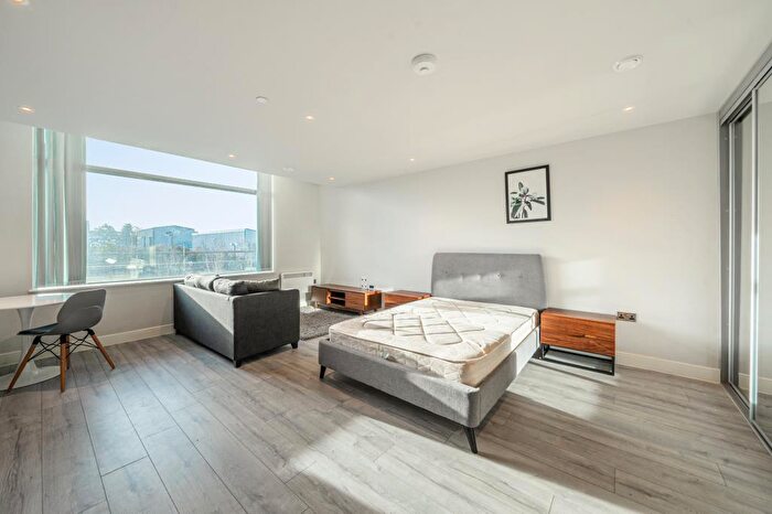 Apartment To Rent In Wokingham Road, Bracknell, RG42