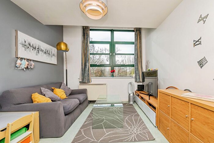 2 Bedroom Flat For Sale In King Edwards Road, Birmingham, B1