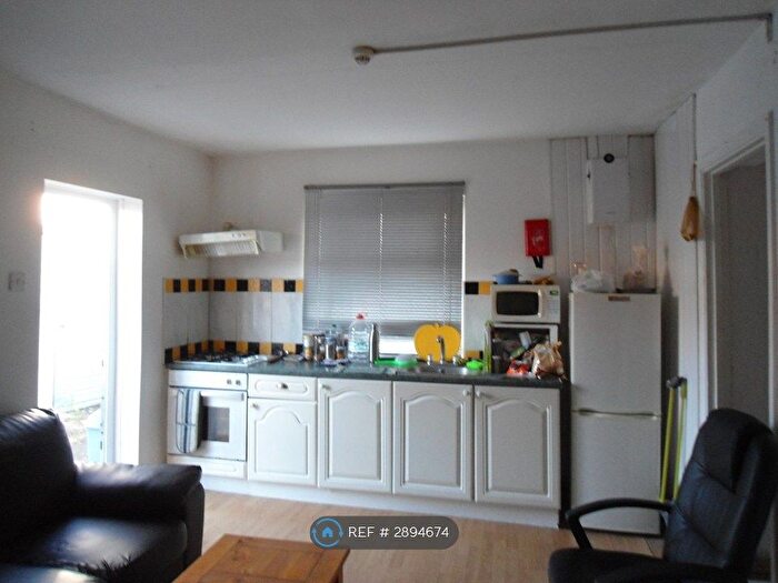 Studio To Rent In Hounslow, Middlesex, TW3